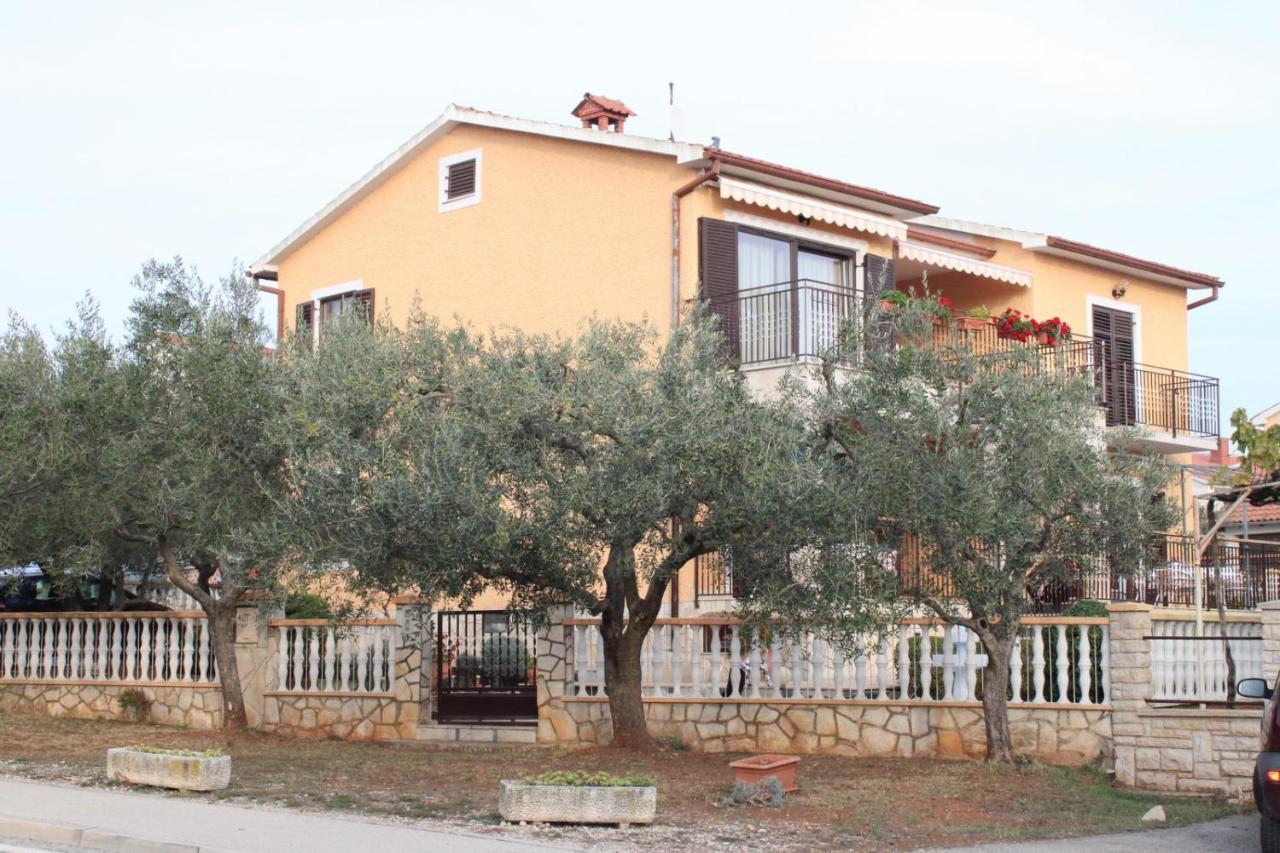 Lily'S Lovely Apartments Fažana エクステリア 写真